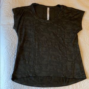 Lululemon Camo Tee Shirt Size 6